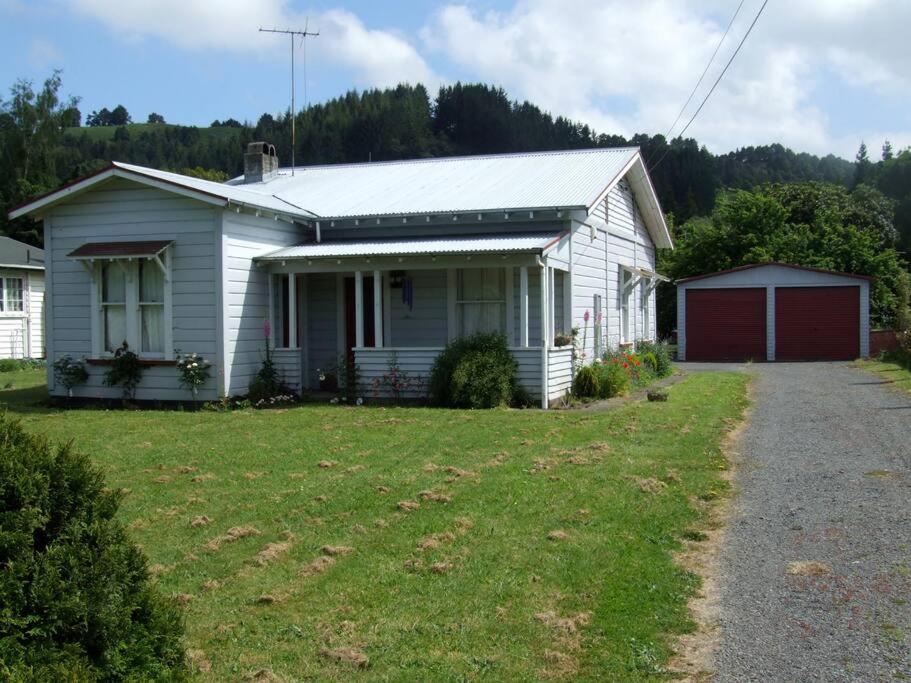 Riverlea Cottage - Cosy, Comfy, Quiet, Central Taumarunui Eksteriør billede